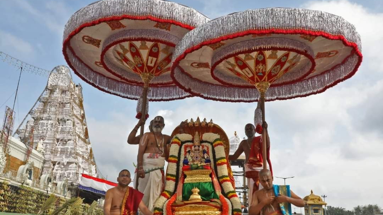 తిరుమల వెంకన్నను వడ్డీ కాసుల వాడు అని ఎందుకు అంటారో తెలుసా..